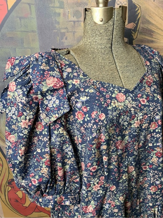 Cam Fashion Dresses & Skirts - Cottagecore Cam Fashion Handmade Custom Floral Puff-Sleeve Dress